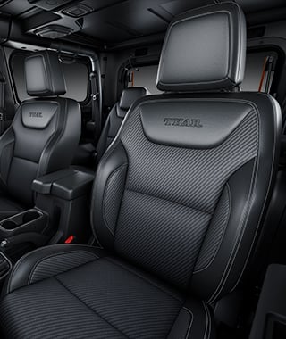 Desktop-Sporty-Front-Seats